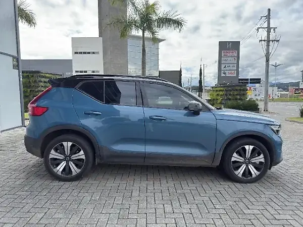 Volvo XC40 Recharge - Imagem 4
