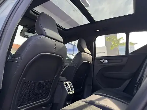Volvo XC40 Recharge - Imagem 16