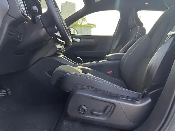 Volvo XC40 Recharge - Imagem 12