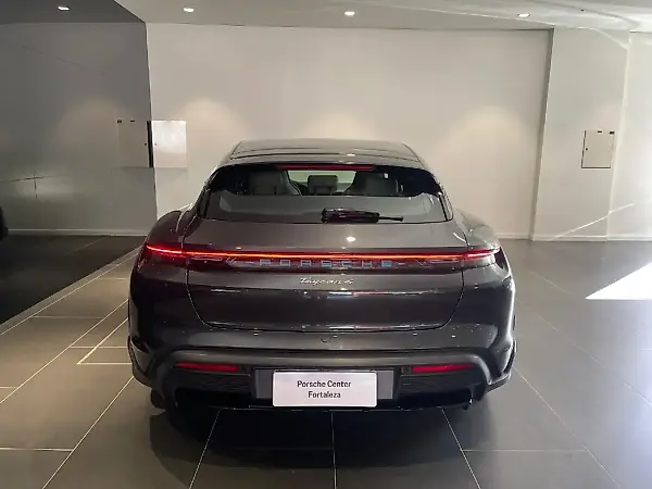 Porsche Taycan - Imagem 7