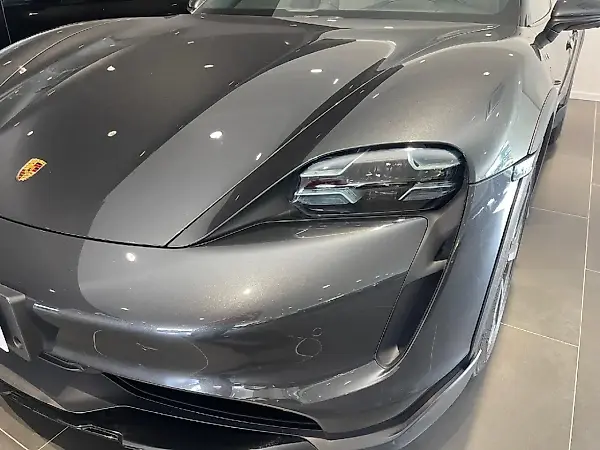 Porsche Taycan - Imagem 14