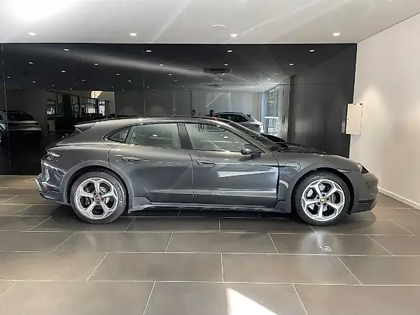 Porsche Taycan - Imagem 11