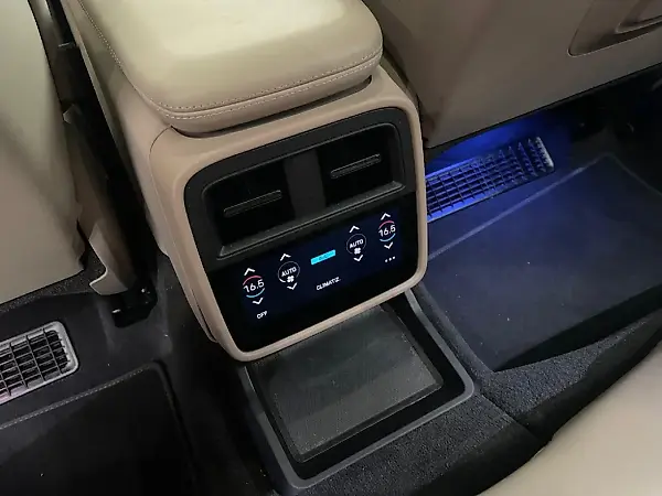 Porsche Taycan - Imagem 20