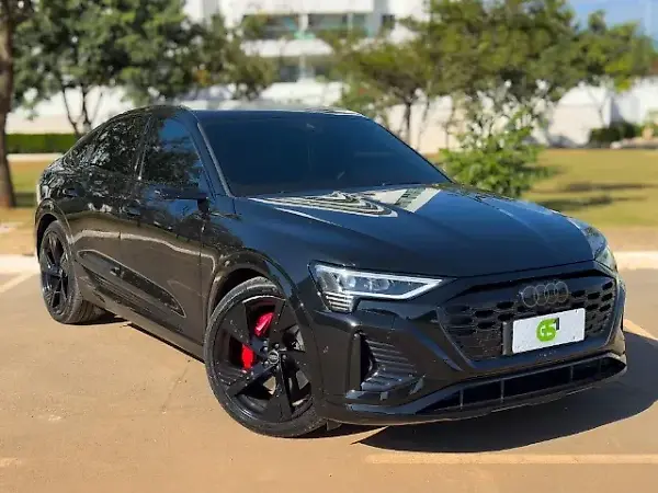 Audi Q8 Sportback E-tron - Imagem 1