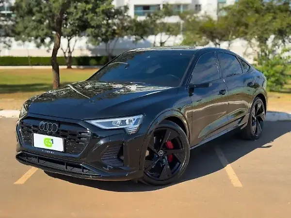 Audi Q8 Sportback E-tron - Imagem 3