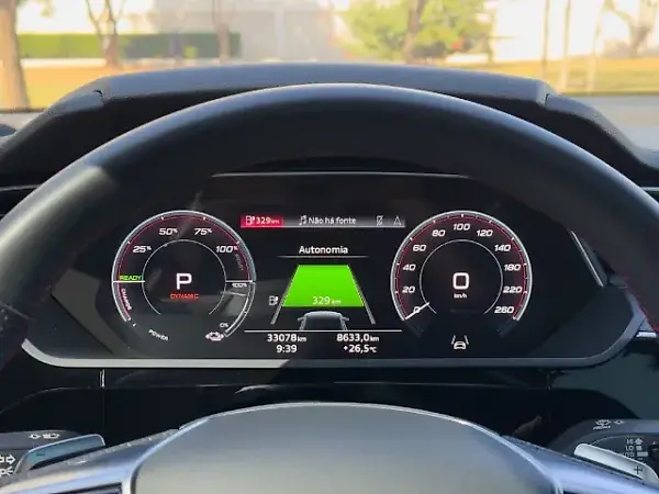 Audi Q8 Sportback E-tron - Imagem 10