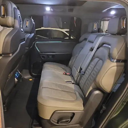 Rivian R1t - Imagem 12