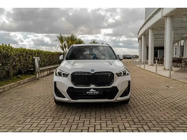 BMW IX1 - Imagem 2