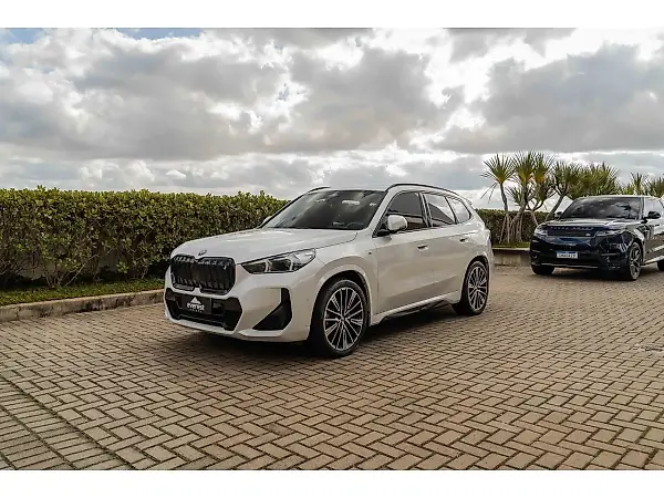 BMW IX1 - Imagem 1