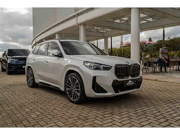 BMW IX1 - Imagem 3