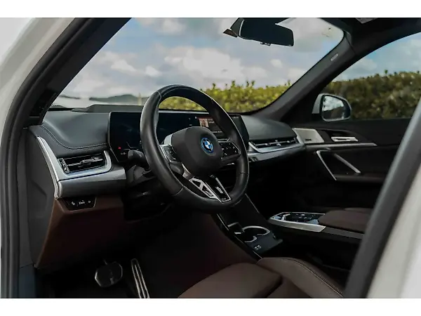 BMW IX1 - Imagem 8