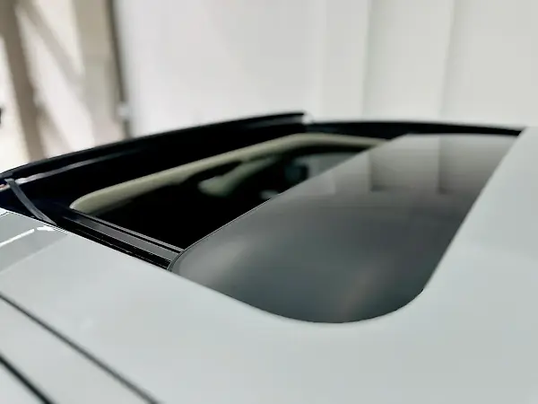 BMW 330e Plug-in Hybrid - Imagem 12