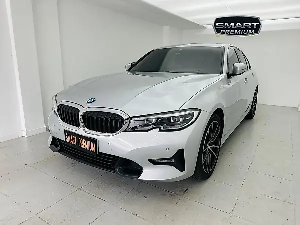 BMW 330e Plug-in Hybrid - Imagem 4