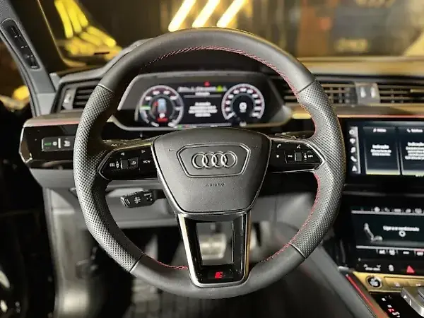 Audi Q8 Sportback E-tron - Imagem 15
