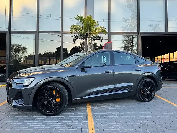 Audi E-tron Sportback - Imagem 1