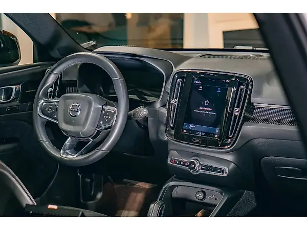 Volvo XC40 Recharge - Imagem 11