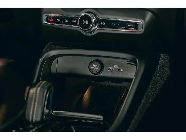 Volvo XC40 Recharge - Imagem 15