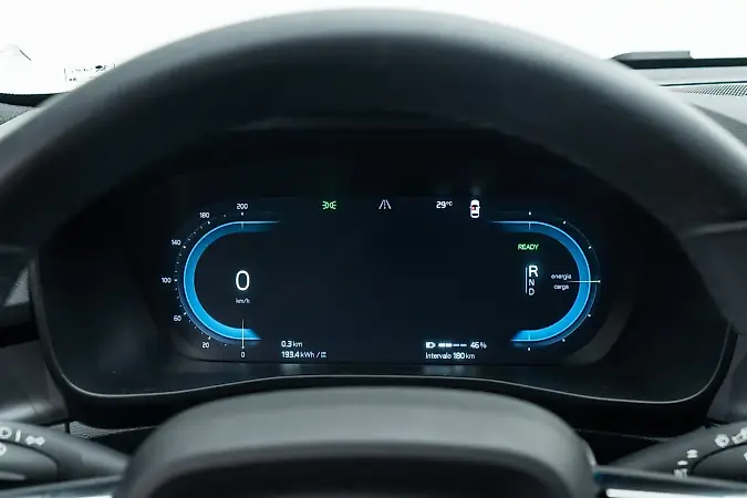 Volvo XC40 Recharge - Imagem 11