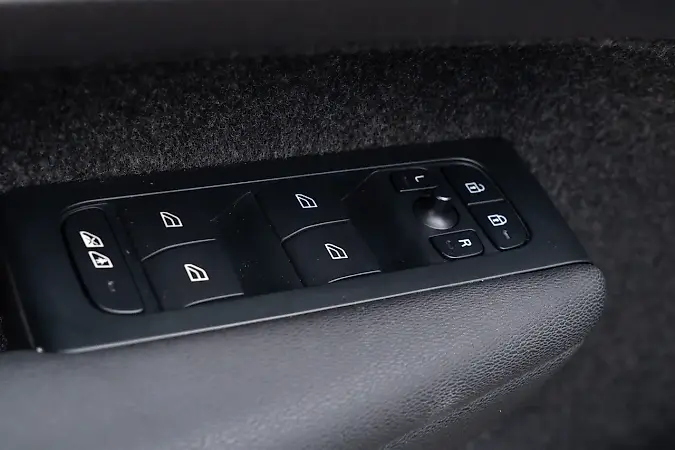 Volvo XC40 Recharge - Imagem 16