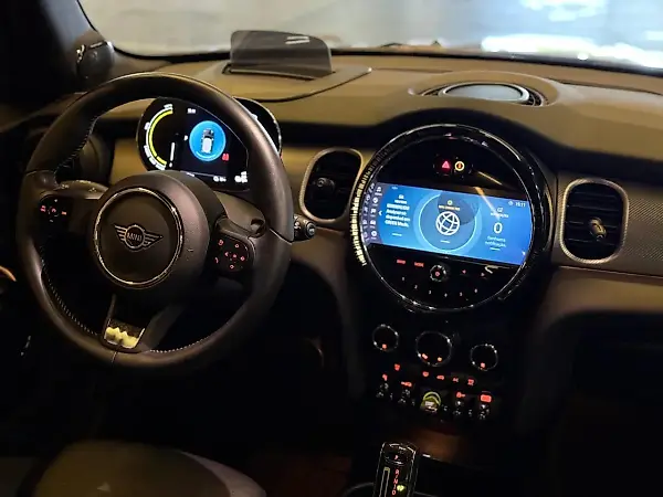 Mini Cooper SE - Imagem 10