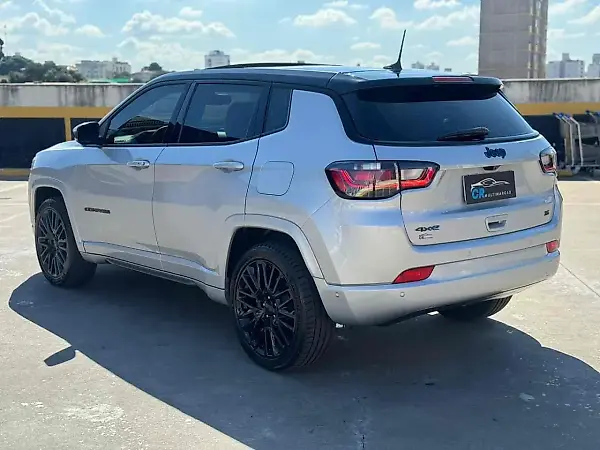 Jeep Compass 4xe Plug-in Hybrid - Imagem 8