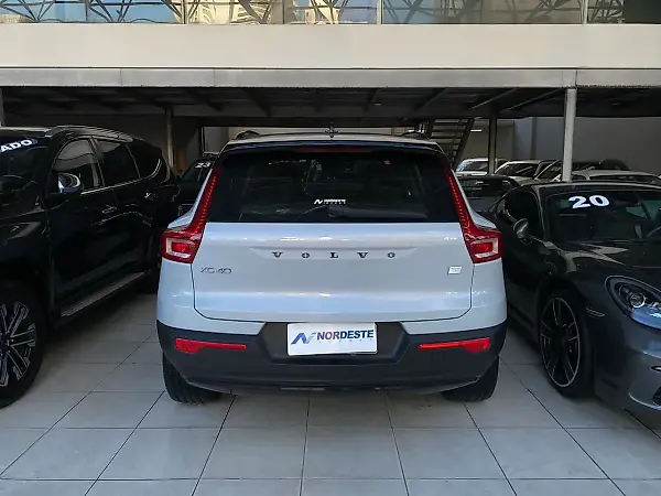 Volvo XC40 Recharge - Imagem 4
