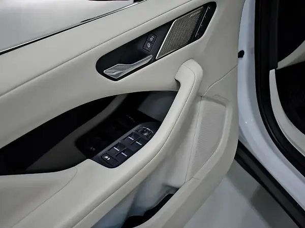 Jaguar I-pace - Imagem 12