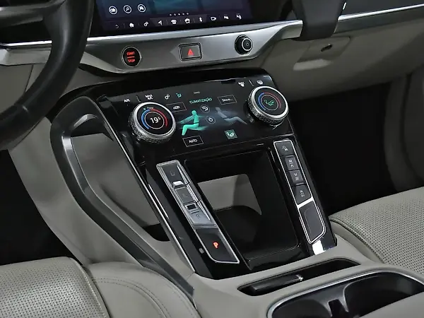 Jaguar I-pace - Imagem 8