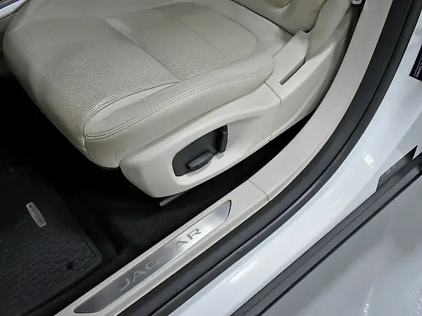 Jaguar I-pace - Imagem 11