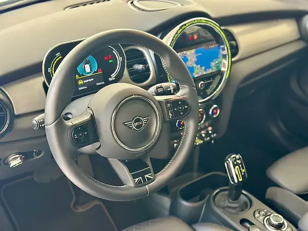 Mini Cooper SE - Imagem 12