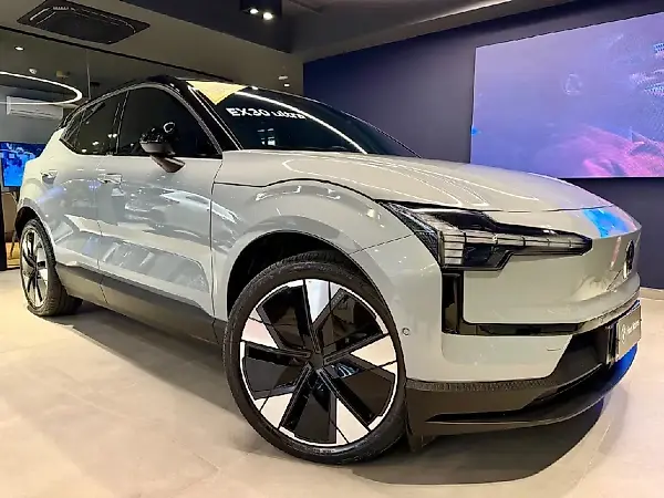Volvo EX30 - Imagem 1