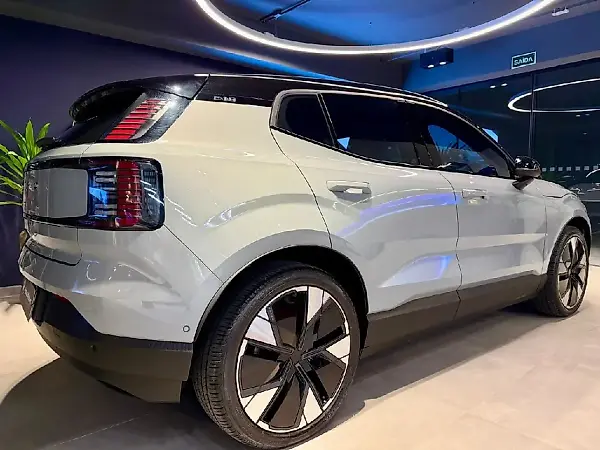 Volvo EX30 - Imagem 3