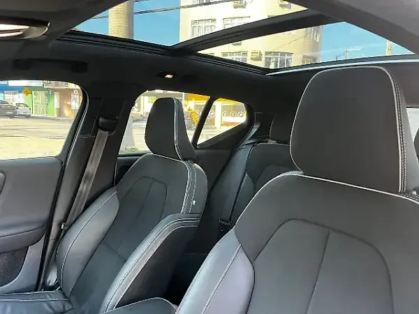 Volvo XC40 Recharge - Imagem 8
