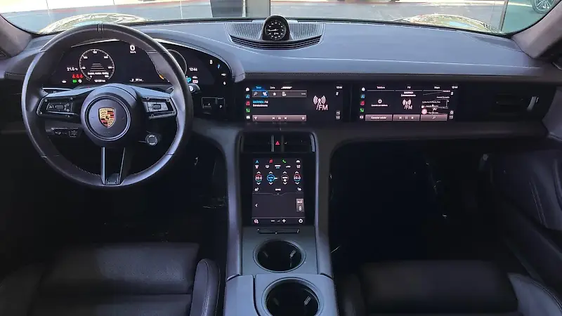 Porsche Taycan - Imagem 14