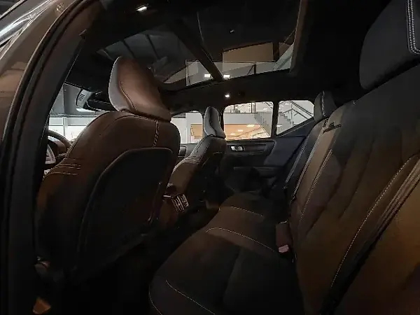 Volvo XC40 Recharge - Imagem 9