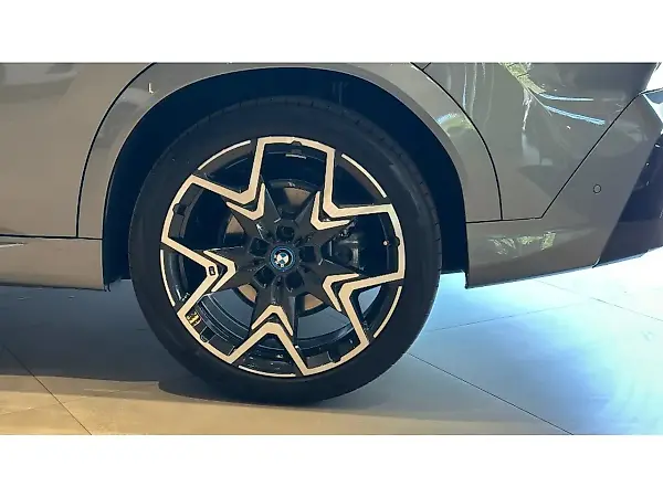 BMW IX2 - Imagem 3