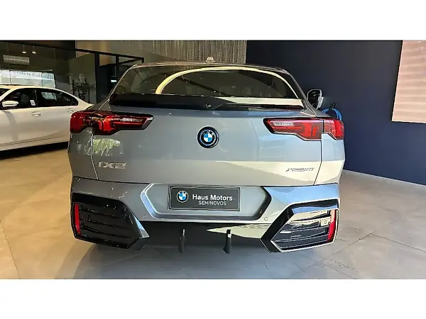BMW IX2 - Imagem 4