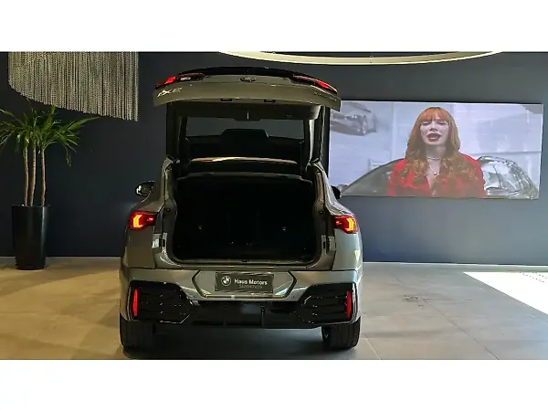 BMW IX2 - Imagem 11