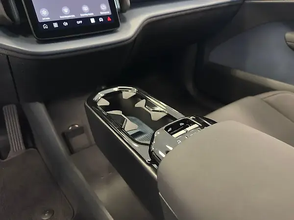 Volvo EX30 - Imagem 8