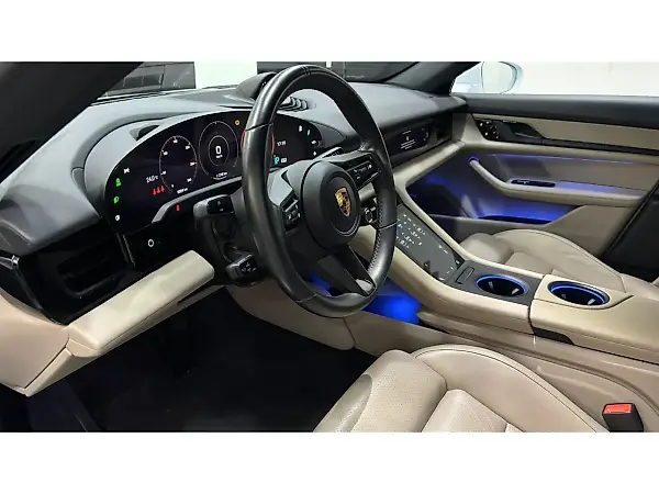 Porsche Taycan - Imagem 6