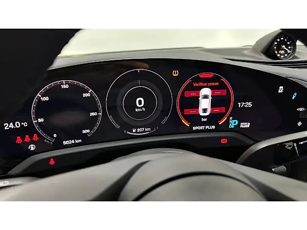 Porsche Taycan - Imagem 13
