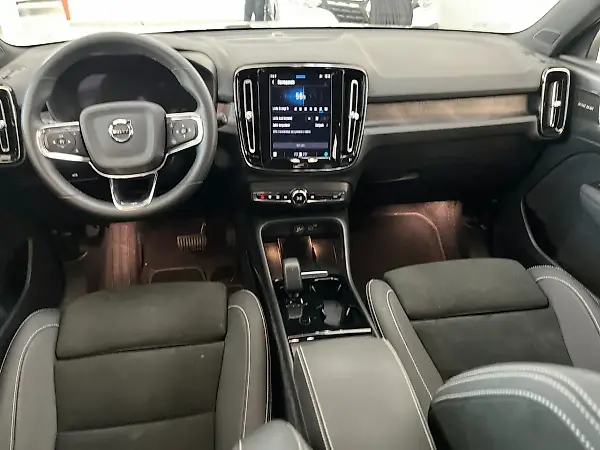 Volvo XC40 Recharge - Imagem 16