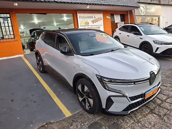 Renault Megane E-tech Electric - Imagem 2