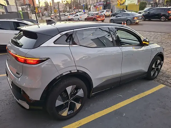 Renault Megane E-tech Electric - Imagem 4