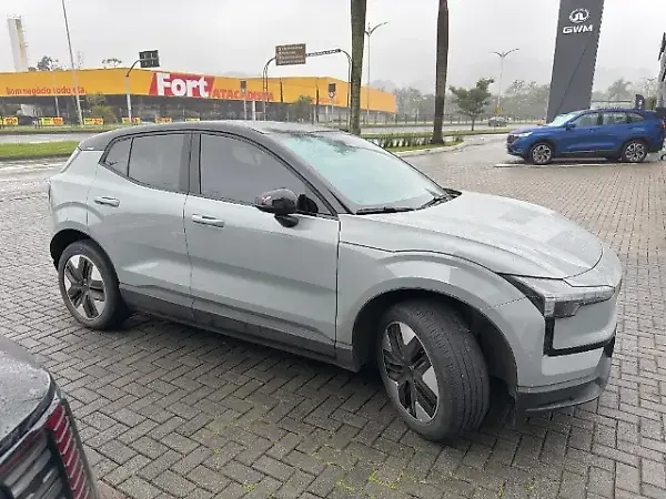 Volvo EX30 - Imagem 3