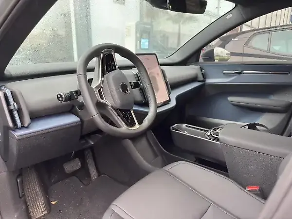 Volvo EX30 - Imagem 7