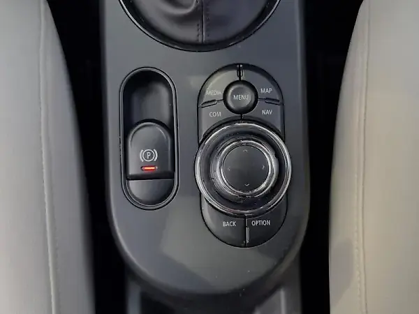 Mini Cooper SE - Imagem 16