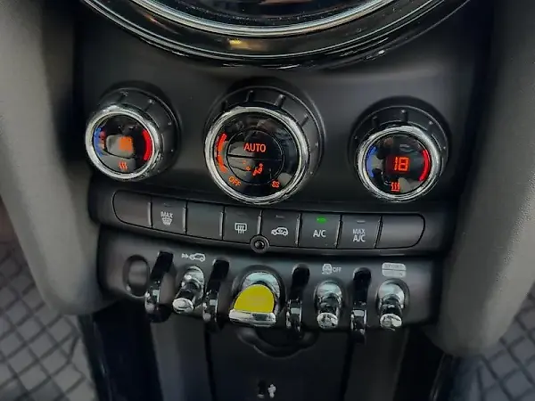 Mini Cooper SE - Imagem 20