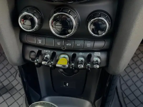 Mini Cooper SE - Imagem 15