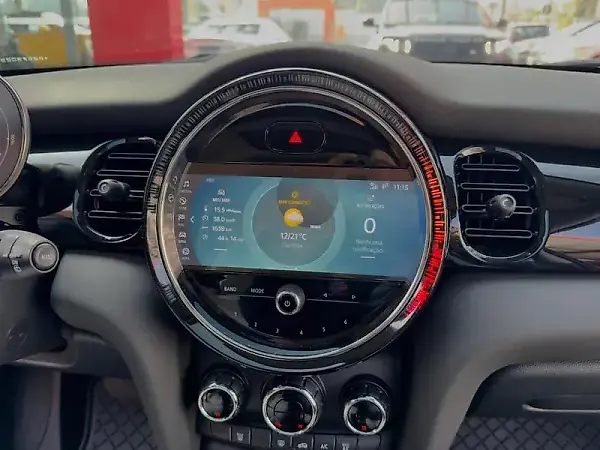 Mini Cooper SE - Imagem 18